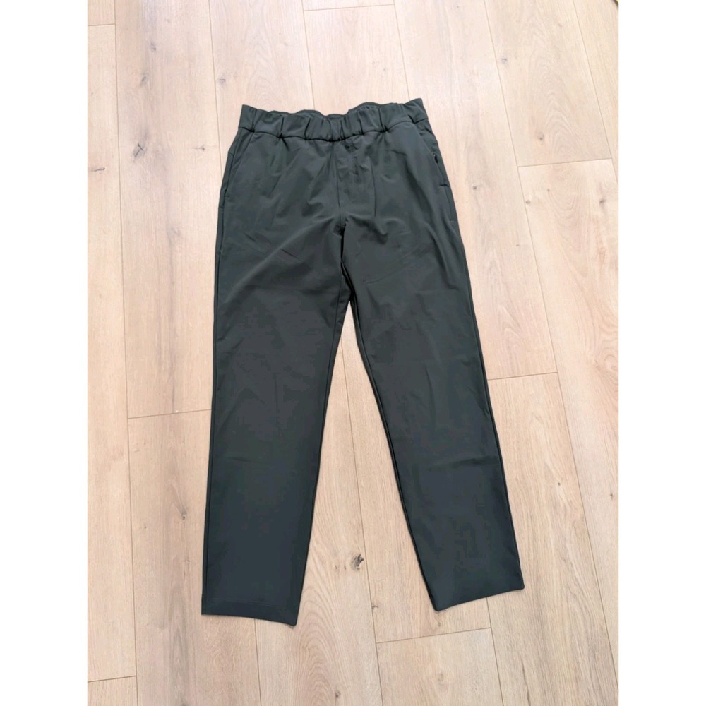Vuori Olive Green Stretch Travel Pants Gorpcore Athleisure Modern Uniform Sz M